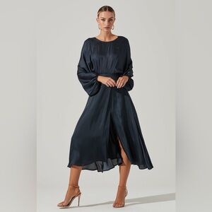 Marin Dolman Sleeve Midi Dress ASTR the label Women’s size Medium